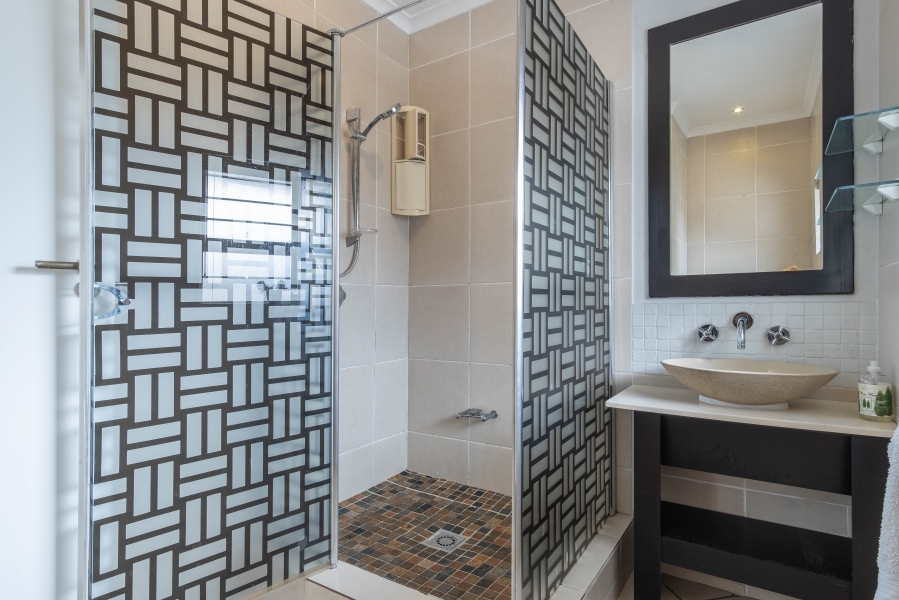 2 Bedroom Property for Sale in Oranjezicht Western Cape